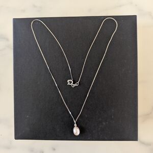 NWT. Italy 925 Sterling Silver Necklace Chain w/A Pink Oval Pearl Drop Pendant.